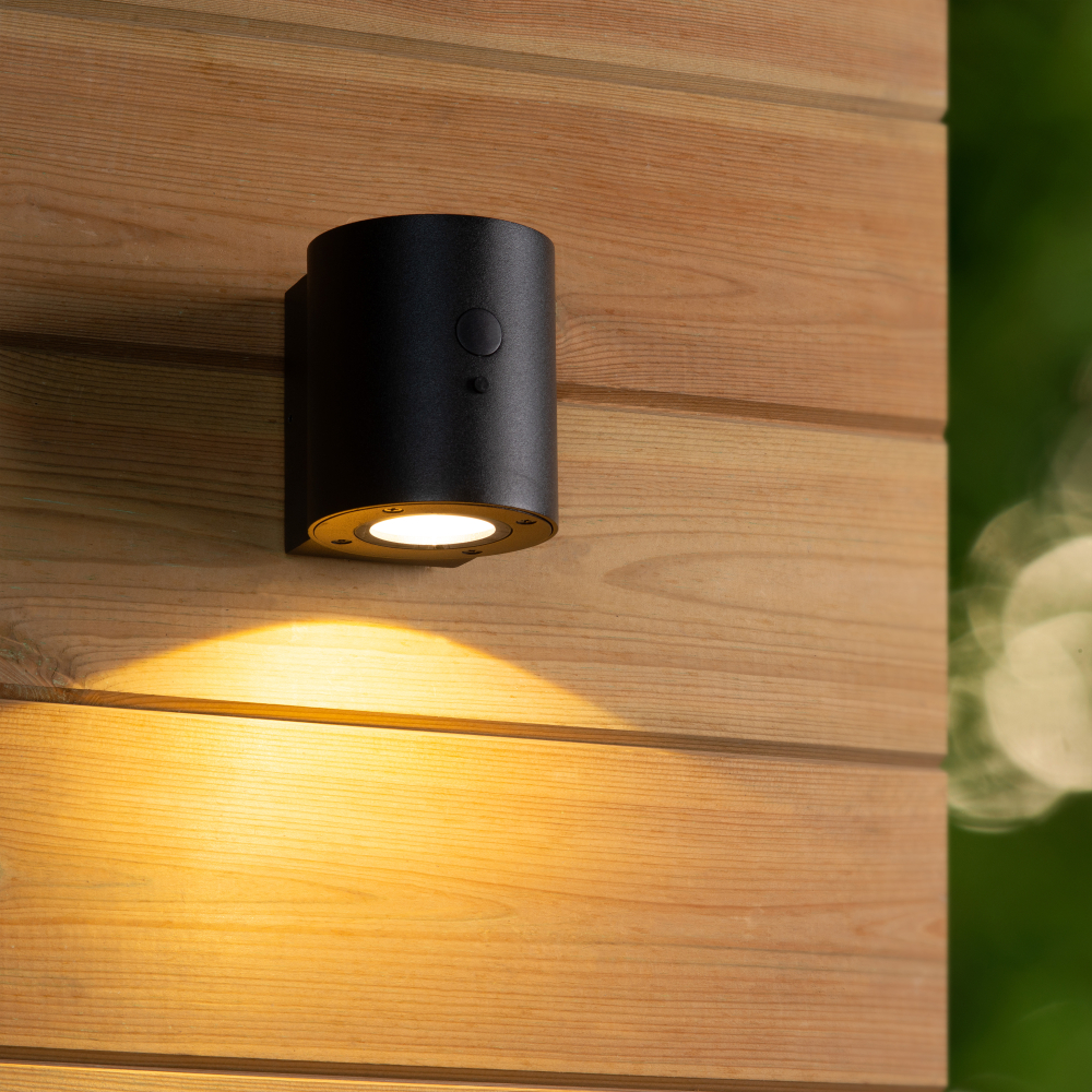 Lucide PERTH - Nástěnné svítidlo vnitřní/venkovní - LED stmívatelné - 1x1W - IP65 - Senzor Den/Noc - Černá