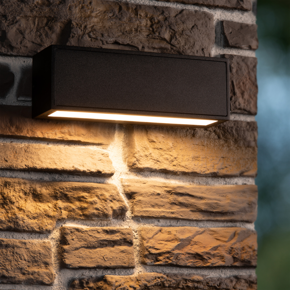 Lucide SUTTON - Nástěnné svítidlo vnitřní/venkovní - LED stmívatelné - 1x2W 2850K/3150K - IP54 - Senzor Den/Noc - Černá